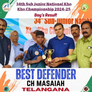 CH Masaiah from Telangana receiving the Best Defender Award at the 34th Sub Junior National Kho Kho Championship.